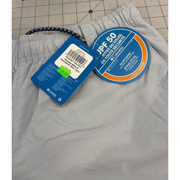 Columbia Women's PFG Backcast Casual Shorts - Cirrus Grey Sz. M w/Flaw - Picture 3 of 8